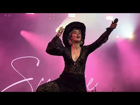 Sylvie Kreusch - Walk Walk (Live at de Lokerse Feesten, August 2023)