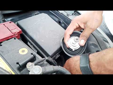 How to change the headlight bulb on an Onix/Spin? (New video)
