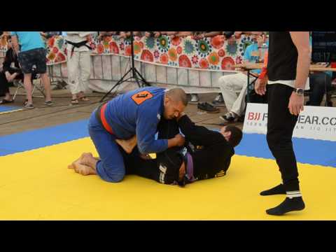 King of the beach 2017 absolute R1 Tarik Hopstock vs Jessie Gibbs