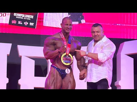 Krizo going to the Olympia. Full routine