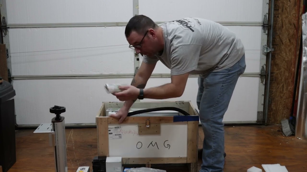 Unboxing 60W Mopa Fiber Laser from Richard Zhang