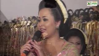 Download lagu Live Wayang Kulit. Dalang Ki Joko Edan - Lakon Semar Kuning. Bt. Nurhana, Bagong, Gogon dkk (Recd). mp3