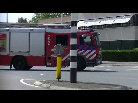 brandweer in rijopleinding met spoed door purmerend