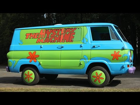 ムービーバフがスクービードゥーの「ミステリーマシン」バンを構築。RIDICOULOUS RIDES (Movie Buff Builds Scooby Doo's 'Mystery Machine' Van: RIDICULOUS RIDES)