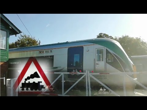 Irish Rail 22000 Class ICR - Clonsilla Level Crossing. 18/9/2019.