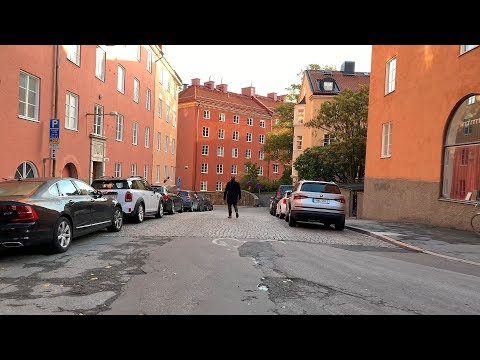 Stockholm Walks: Röda Bergen to Karlberg. Beautiful area with 1920’s typical Stockholm architecture.