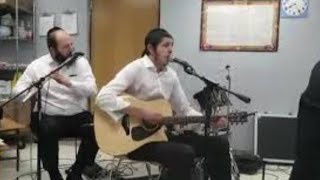 מוזיקה וקומזיץ עם הגיטריסט ינקל