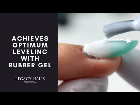 Achieves optimum leveling with rubber gel │ LEGACY NAILS
