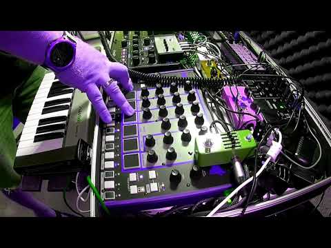 128BPM Techno Live Mini Synth Jam: Volca FM & Keys & Mix, Waldorf Rocket & Streichfett, Patchblocks.