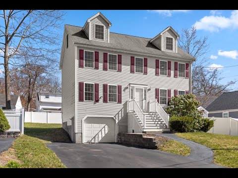 14 Eskimo Way, Billerica MA 3 bedroom 2.5 baths beautiful Colonial style home for sale.