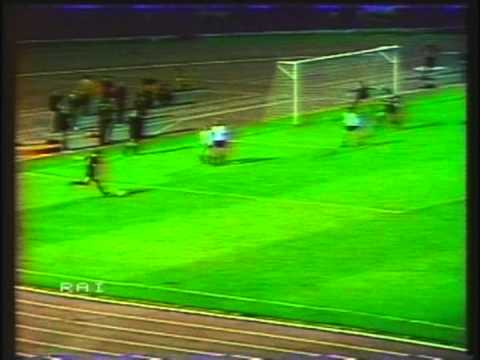 1984 (October 3) Dinamo Berlin (East Germany) 2-Aberdeen (Scotland) 1 (Champions Cup).mpg