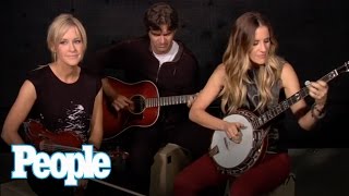 The Court Yard Hounds Perform &quot;Sunshine&quot;  | People