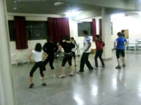 Mauro dança Gee(Girls Generation) pt. 1