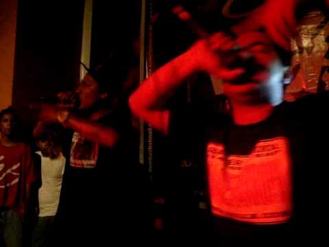 WARRIOR FT UMANO-UN POCO DE VIDA 20 aquemarropa