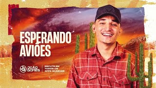 Esperando Aviões Lyrics English Translation