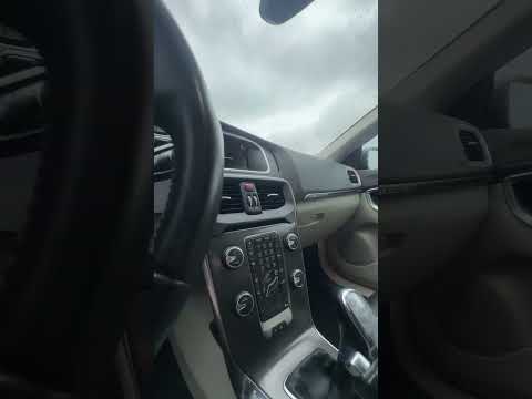 фото volvo v40 cross country i 0