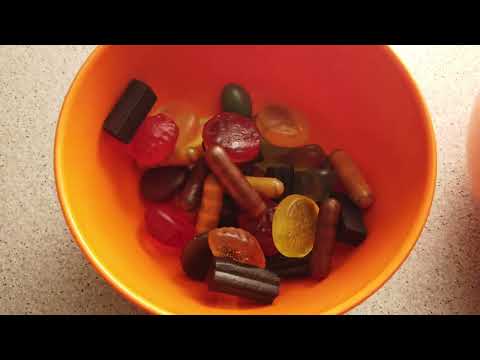 MongoTV_13223 - SPISER SKÅL MATADOR MIX SLIK OG KAMMERJUNKER MANDAG AFTEN