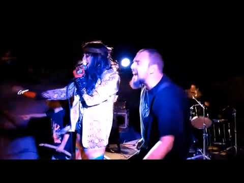 Gigatrón y los broders en Heavy hasta la muerte