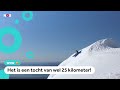 Deze kajakker racet een vulkaan af met 100 km per uur