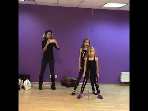 Костюмы миланы стар. Танец с миланой. Музыкалити телепередача. Танец с миланой. Видео про лунный танец.