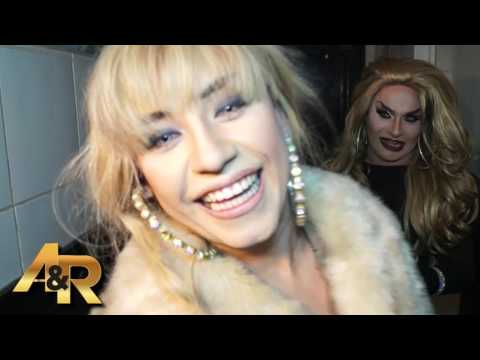 Amigas y Rivales - NADIE ES INDISPENSABLE - Back 10