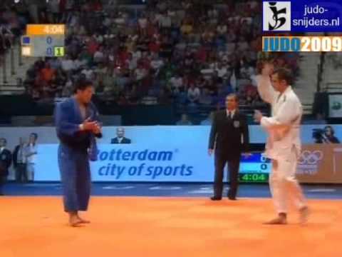 Judo 2009 Rotterdam: Chol Su Kim (PRK) - Alekos Lazarou (CYP) [-73kg].