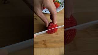 how to cut strawberry hearts❤ #fruitcutting #strawberries #shorts #youtubeshorts