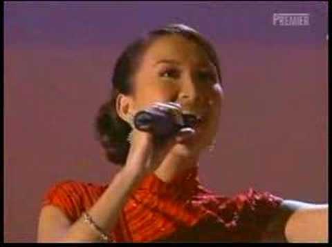 sexy COCO Lee  performed in Oscar in 2001