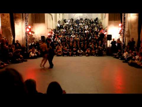  Sebastian Arce  and  Mariana Montes  are  dancing  to  the  milonga  "  No Hay Tierra Como La Mia  "