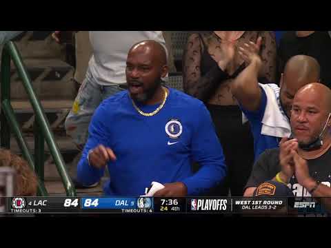 Tim Hardaway Jr gets the AND-1, flexes, and his dad loves it 😀