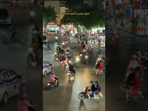 Os mototáxis malucos do Vietnã 🏍 😮