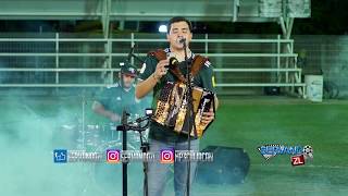 El Pica Piedra Lyrics English Translation