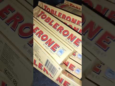 𝑳𝒐𝒕𝒔 𝒐𝒇 𝑻𝒐𝒃𝒍𝒆𝒓𝒐𝒏 #shortsfeed #viral #chocolate #toblerone