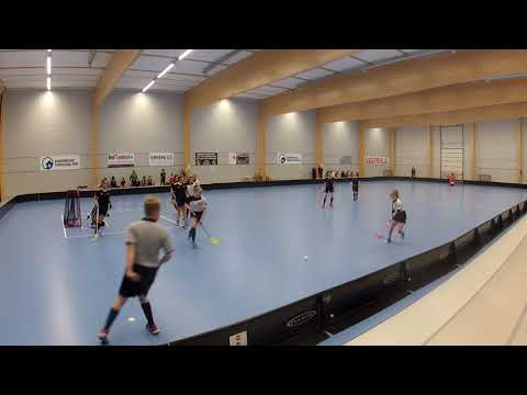 18.9.2019 FC Tuusula B-tytöt - Icehearts C-tytöt - erä 1/3 Tuusulan salibandyhalli