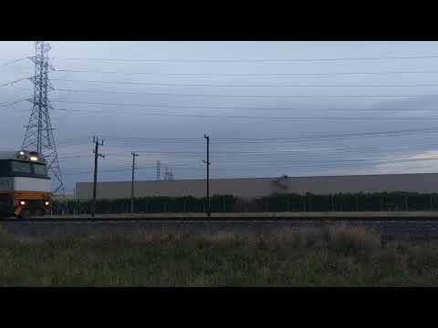 Australian Trains - SCT 7MB9 Airport West LDP001 and SCT009 January 20th 2018.