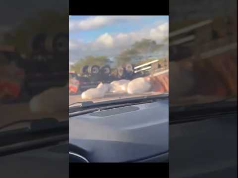 Colisão entre caminhões e carros deixa um morto na BR-116 Norte