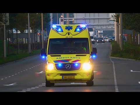 A1, Otaris Light Ambulance 25-118 Lelystad vanaf ongeval Luttelgeest naar het Isala Zwolle