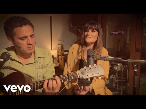 Depedro – Lo que va pasando (Official Music Video) ft. Rozalén