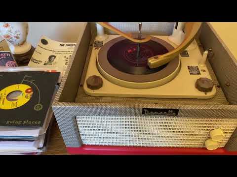 The Fascinations - Girls Are Out To Get You - UK Mojo Records 1971 Issue