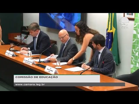 Educação - Cobrança de mensalidade na transferência de aluno (PL 2521/2011) - 05/11/19 - 10:07