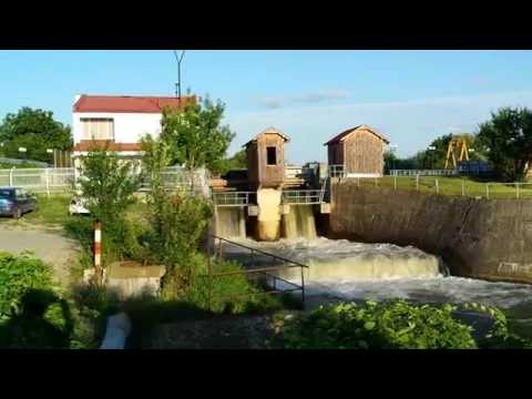 Timisoara, stavilarul si Uzina Electrica pe Bega.