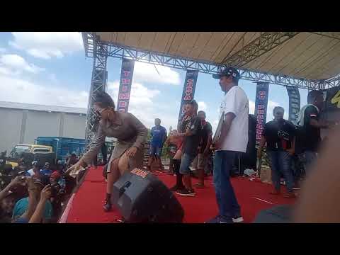 rojo Acc - Almera sabrina feat Adel Salsabila - satu hati sampai mati live dlangu Mojokerto