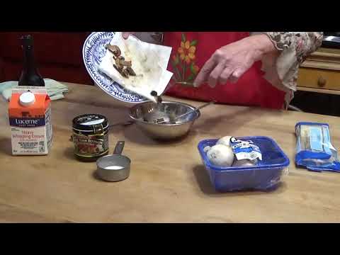 Clone of Creamy Au Jus Sauce for Whataburger's Mushroom Swiss Burger