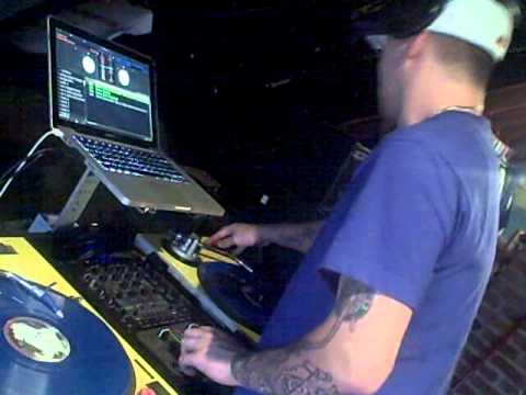 DJ ROOKIE ROCKIN OUT ON THE 1&2S RIGHT QUICK