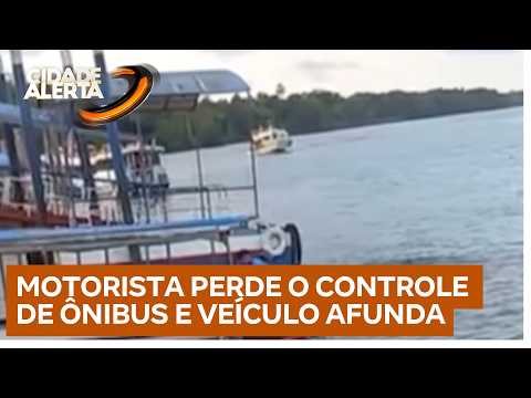 Ônibus perde o controle, cai de píer em barcarena e passageiros fogem pelas janelas