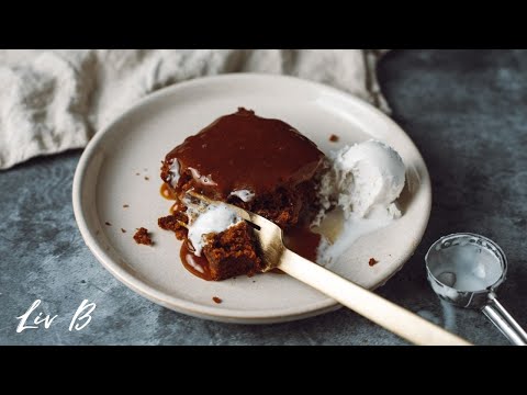 Gingerbread Cake with Caramel Sauce (vegan) | Liv's Holiday Menu