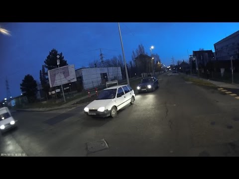 [LOUD] Impatient beeping BMW driver - [HANGOS] Türelmetlen dudáló BMW sofőr