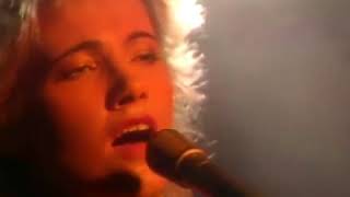 Marie Fredriksson - Ännu Doftar Kärlek Live