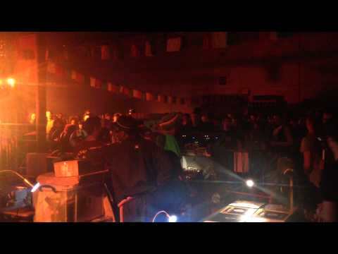 Iration Steppas feat Danman@Reggaebus #7 (18-5-2014)
