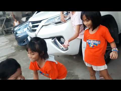 stuck needs for hoise  + playing kids @marife cabrera